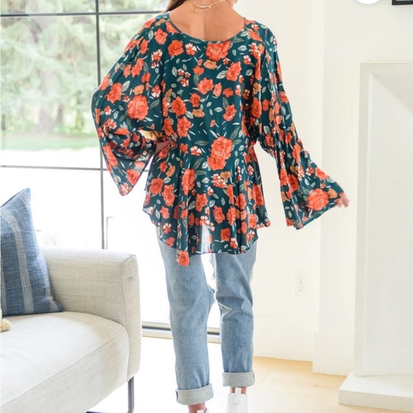 Hayden Los Angles V Neck Floral kimono style sleeves Blouse Size M - Picture 4 of 10